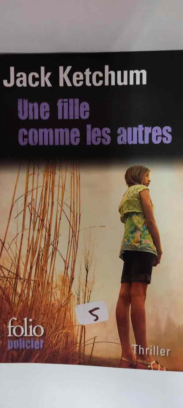 Une fille comme les autres : livres pas cher d'occasion, de seconde main de l'association Lire et Créer